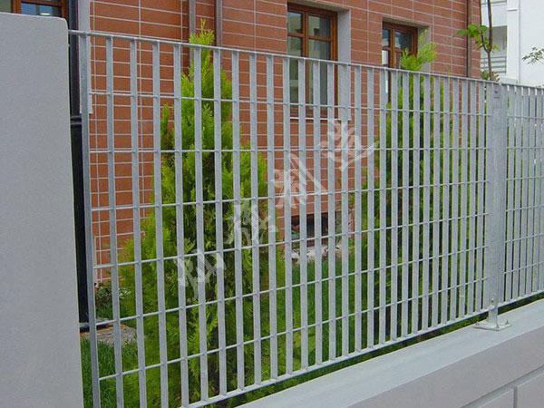 青海鋼格柵護欄圖片2