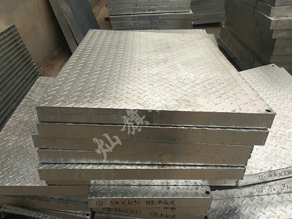 新疆復(fù)合鋼格柵圖片2