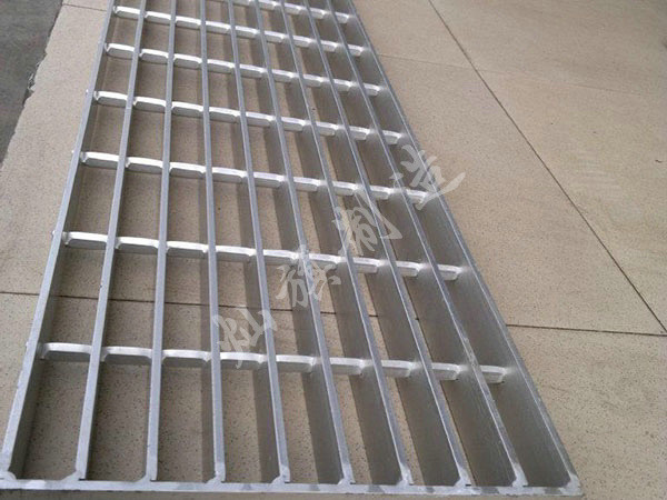 內(nèi)蒙鋁合金鋼格板圖片3